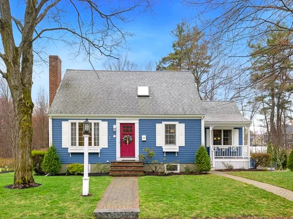33 Plymouth Rd, Reading, MA 01867