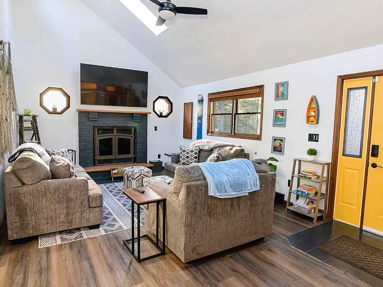 1188 Alpine Dr — Photo 6