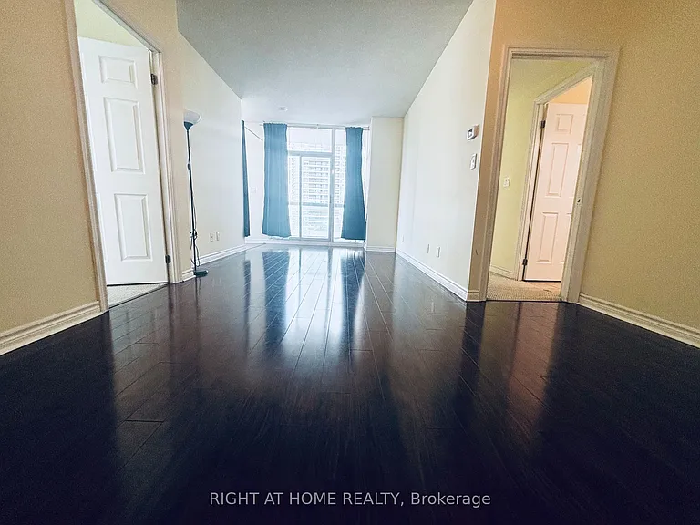 3504 Hurontario St #907 — Photo 12
