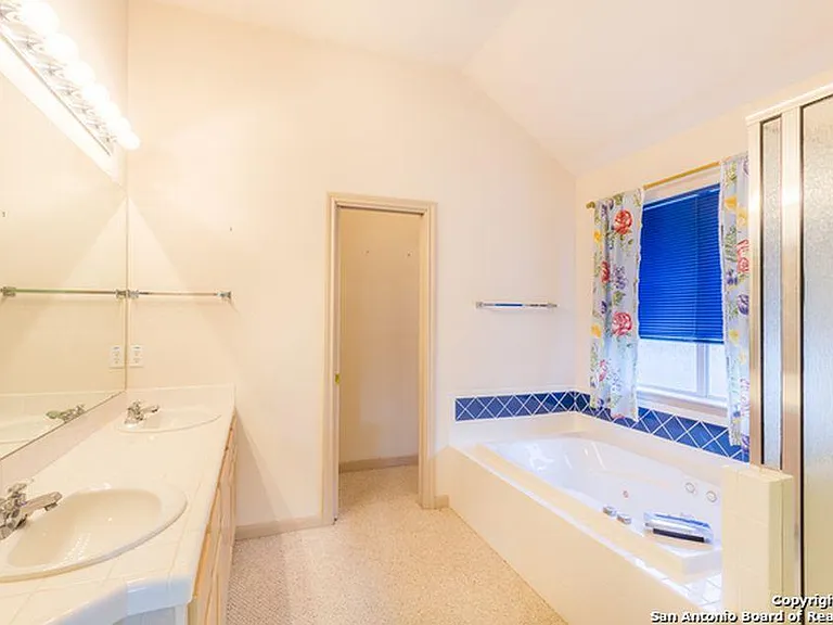 2709 Diamond Trl — Photo 10
