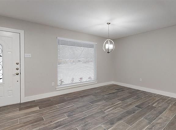 4th image of 7301 Riviera Dr