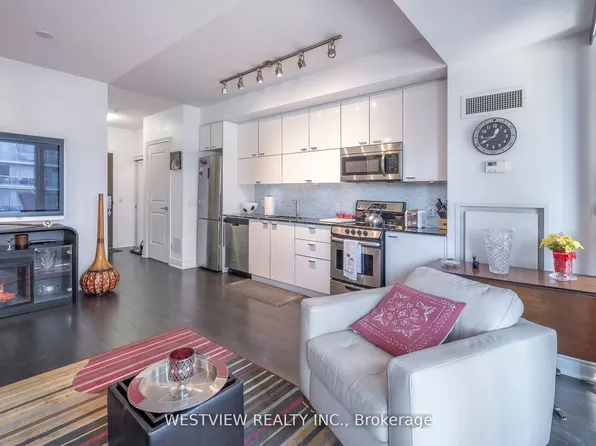 80 Marine Parade Dr #311, Toronto, ON M8V 0A3