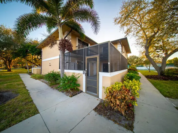 1482 N Lawnwood Circle #31d, Fort Pierce, FL 34950