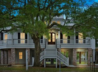 102 Beverly Dr, Bay Saint Louis, MS 39520