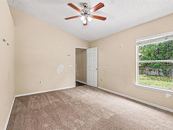 3rd image of 4680 Greenhill St