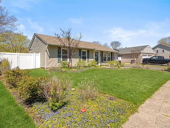 2nd image of 158 Glenmere Way