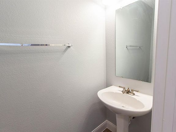 5th image of 1421 Starpoint Ln