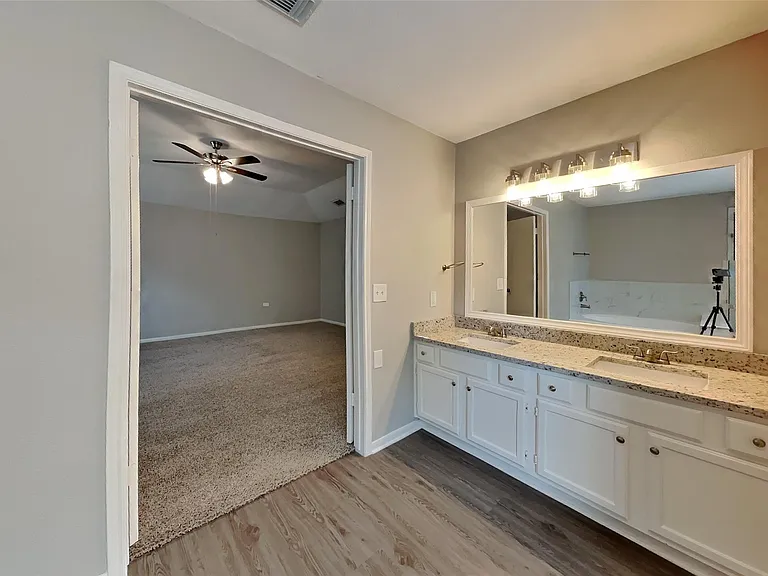 1031 Cascade Creek Dr — Photo 11