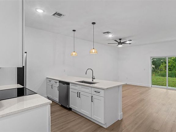 3rd image of 10180 Tramore Ave