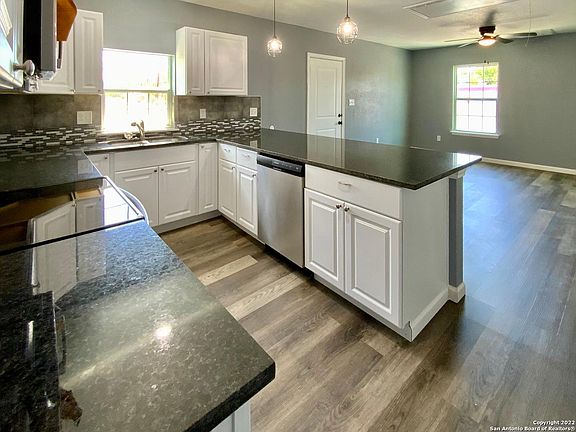4th image of 439 Porter St #3