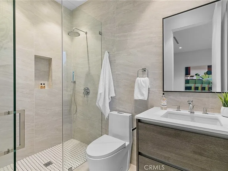 Ensuite bathroom for office
