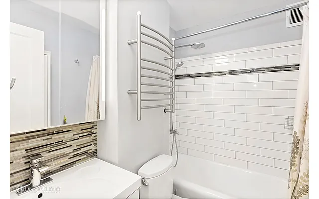 Rented by Douglas Elliman | media 15