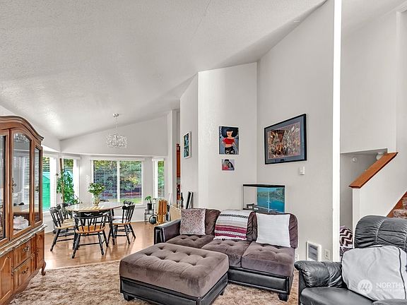 5th image of 10320 150th Street Ct E