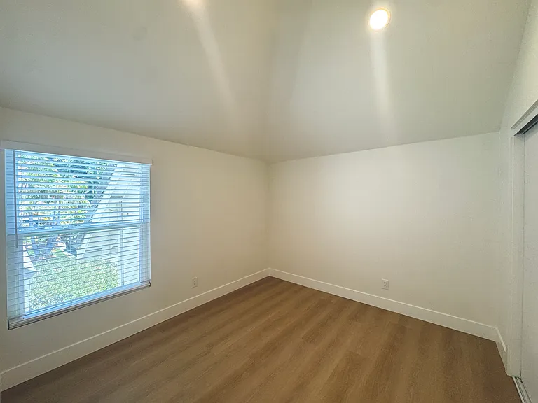 2737 Forest Park Ln — Photo 30