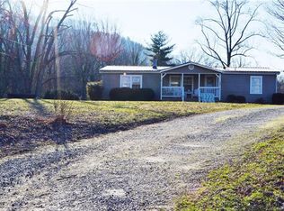 17 Indian Ln, Weaverville, NC 28787