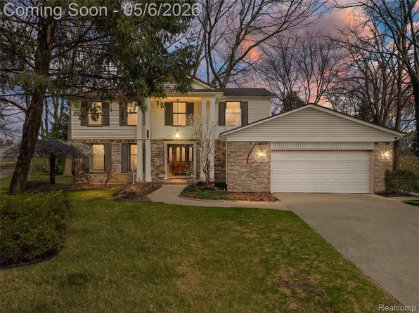 2317 Chelsea Ct, Troy, MI 48084