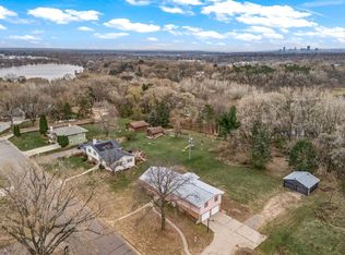 590 Ryan Ave W, Roseville, MN 55113