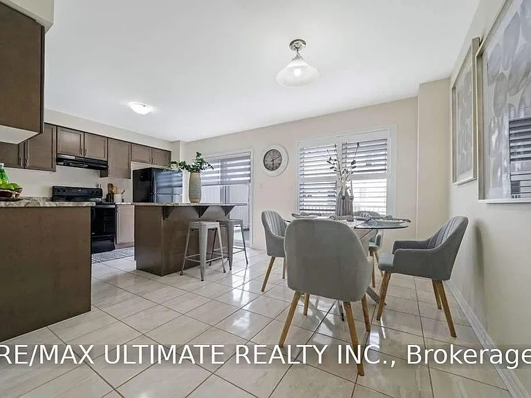 2444 Fall Harvest Cres — Photo 8
