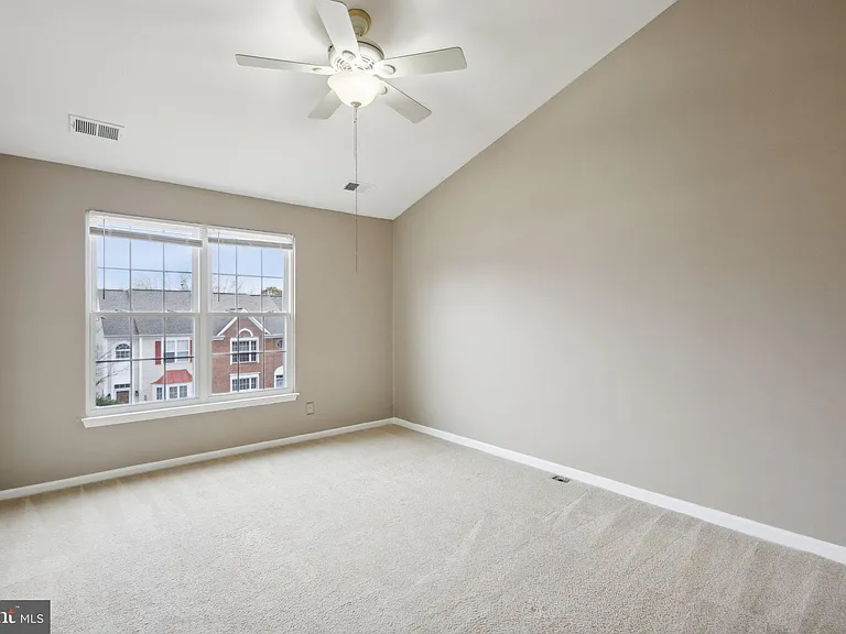 15514 Port Washington Ct — Photo 12