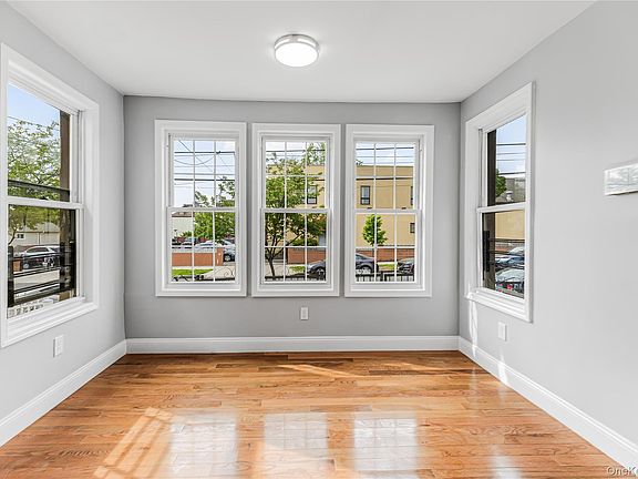 4th image of 2215 Homer Avenue