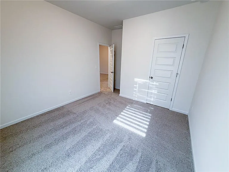 145 Oak St — Photo 6