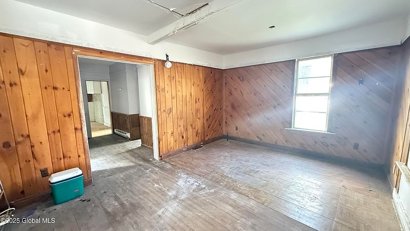 3rd image of 62 Glen Avenue