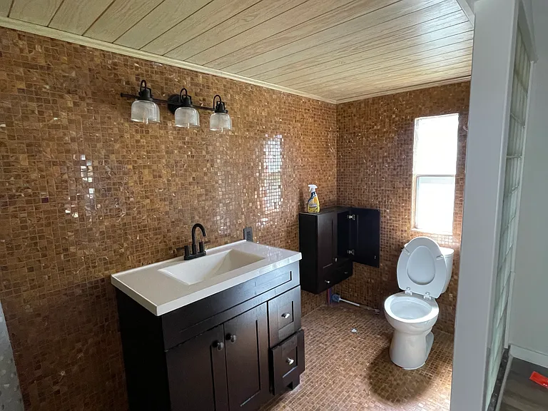 2125 Montford Ave — Photo 2