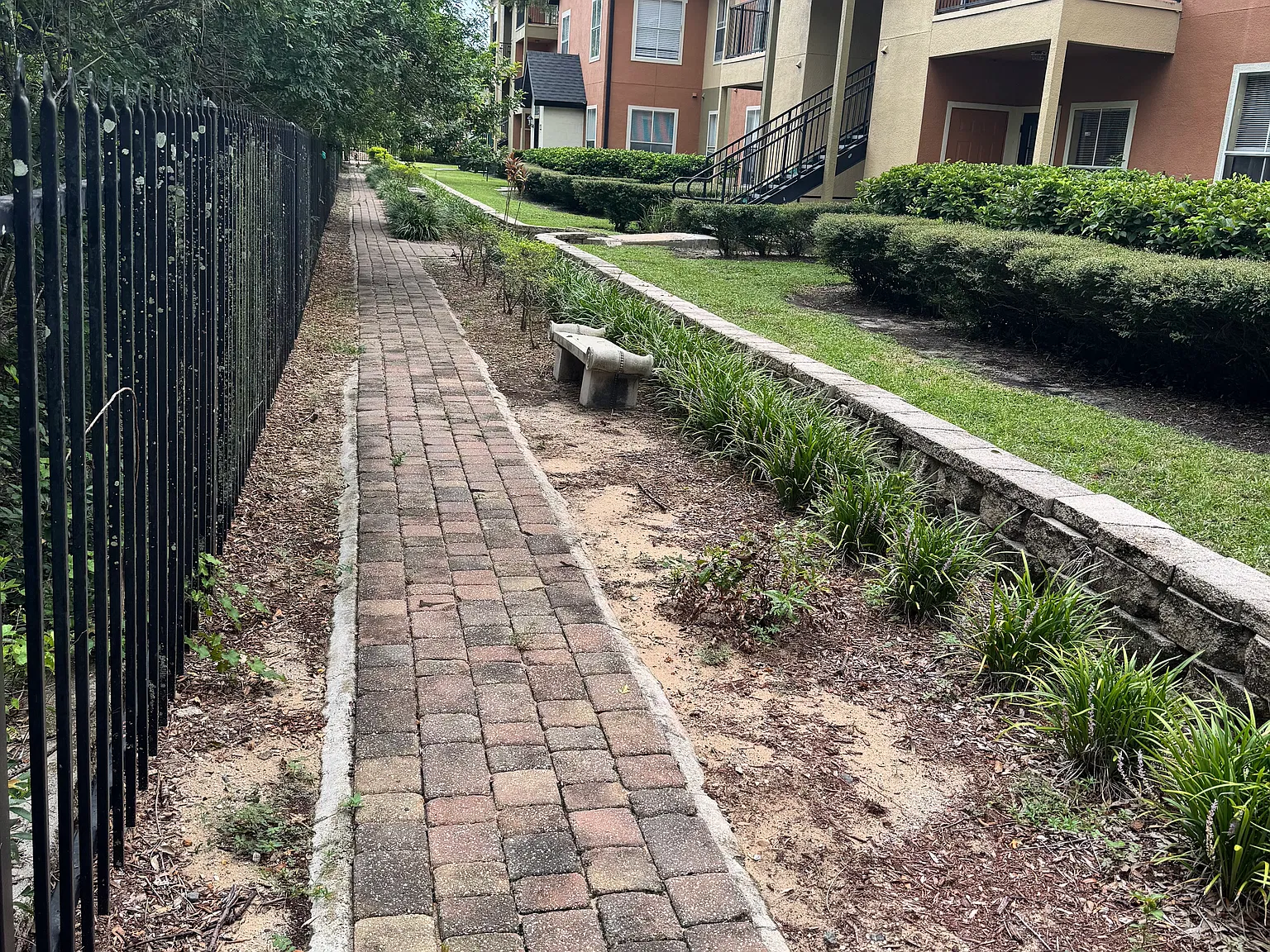 2 bed, 1077 sqft, $1,650 — Photo 4