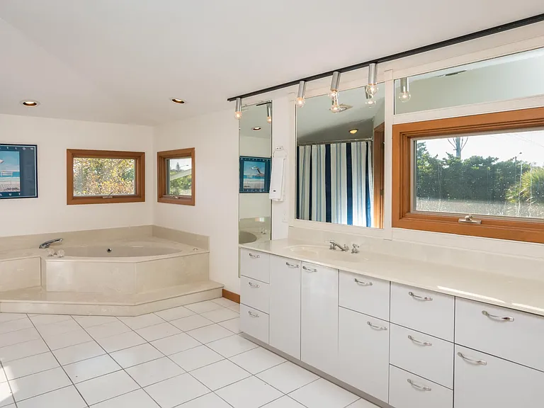 725 Conn Way — Photo 22
