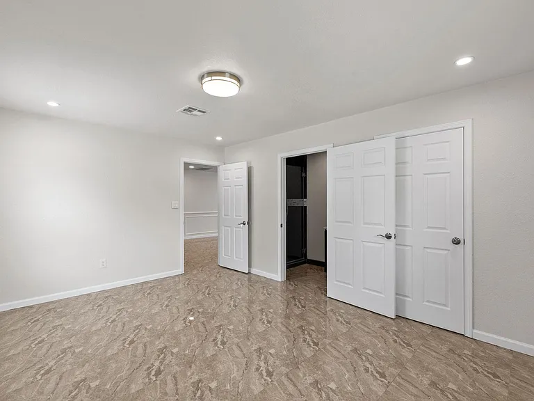 1903 Pinewoods Way — Photo 6