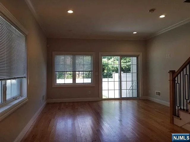 7 Lindley Ave #B — Photo 10