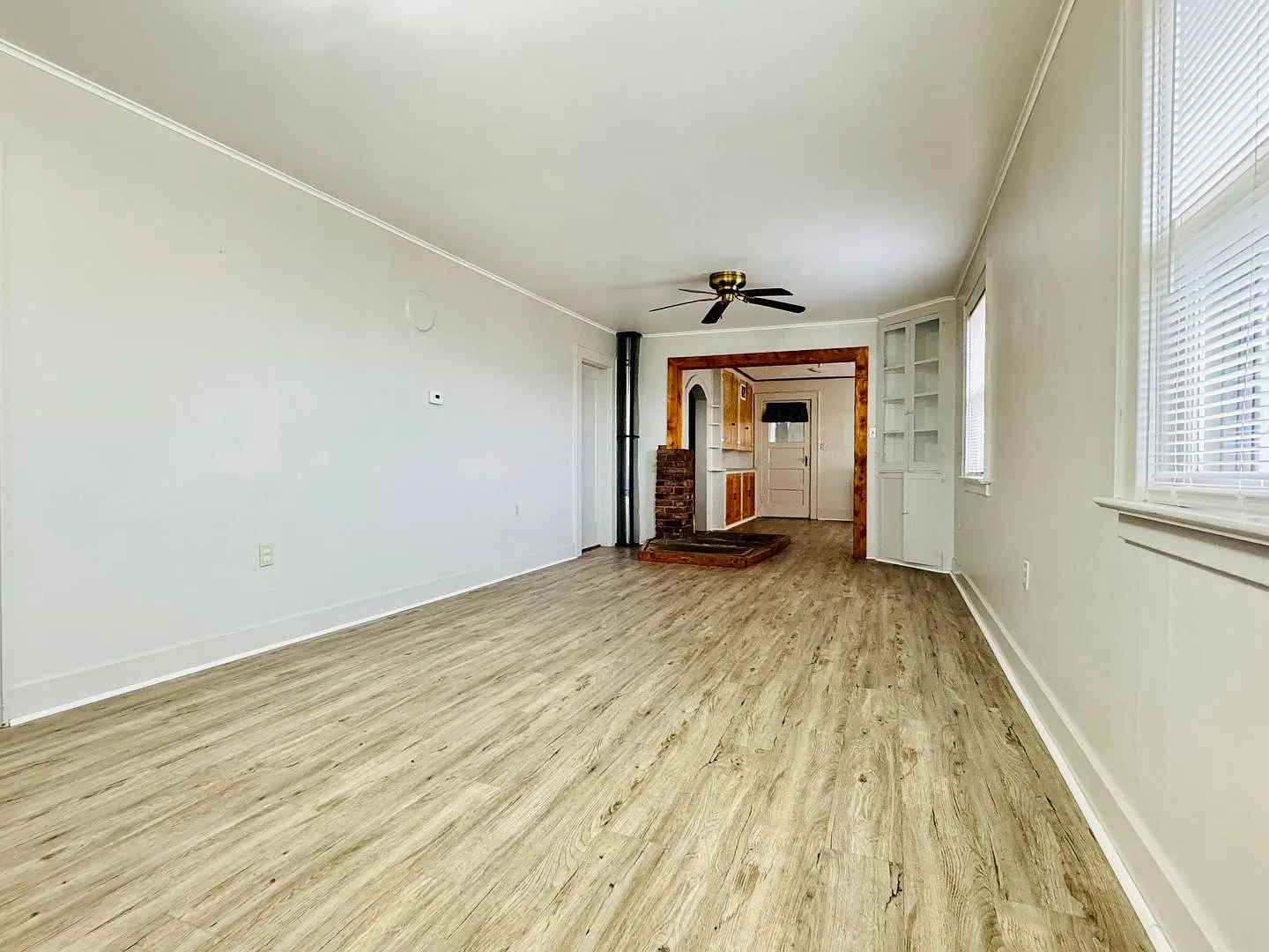 3401 Cove Ave — Photo 3