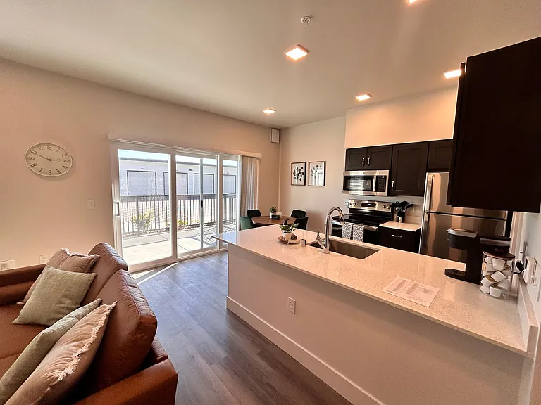 Fairways Apartments — Photo 7