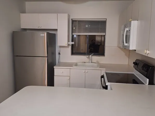 2348 W 56th St APT 15, Hialeah, FL 33016