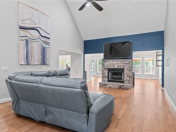 5th image of 5578 Linden Hill Ln