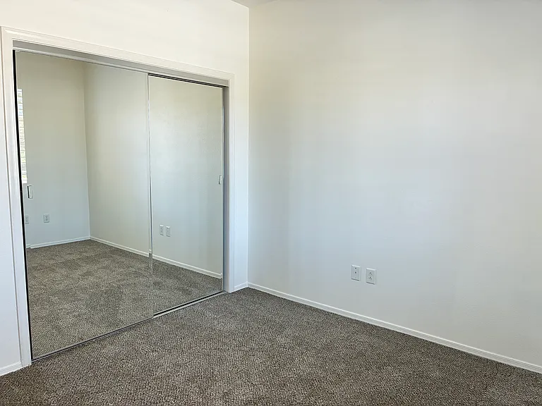 2581 Leighton Ave — Photo 10