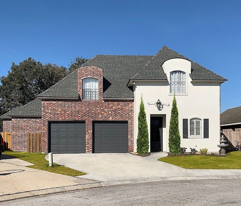 1st image of 301 Beaufort Cir
