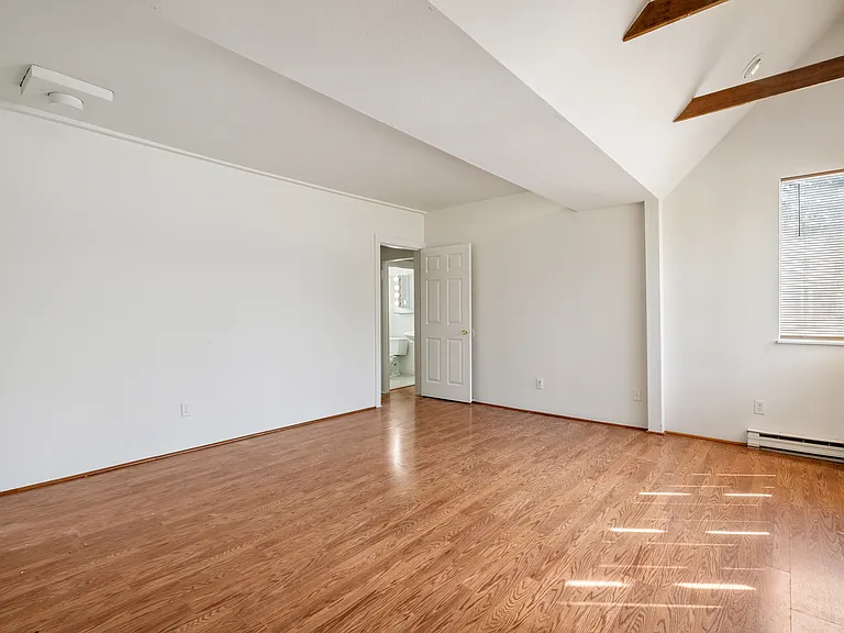 848 NE 92nd St — Photo 7