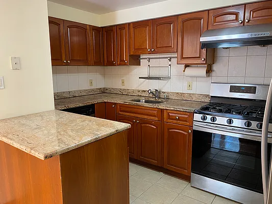 Rented by Winzone Realty Inc | media 5