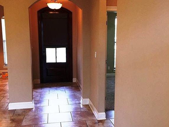 4th image of 409 Blackwood Cir