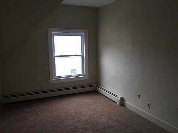4th image of 73 Dionne Dr