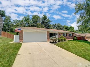 349 Ridgecrest Dr, Dayton, OH 45449