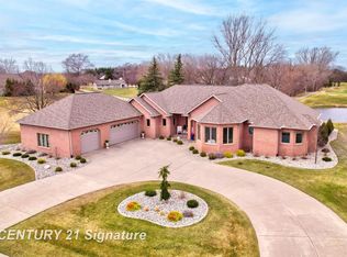 12 W Grove Ct, Freeland, MI 48623