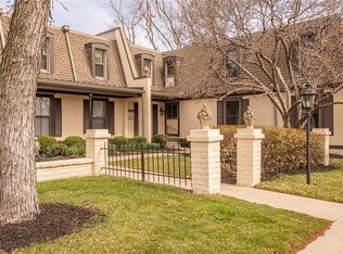6630 W 109th St APT B, Overland Park, KS 66211