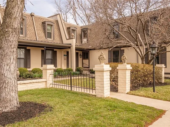 6630 W 109th St APT B, Overland Park, KS 66211