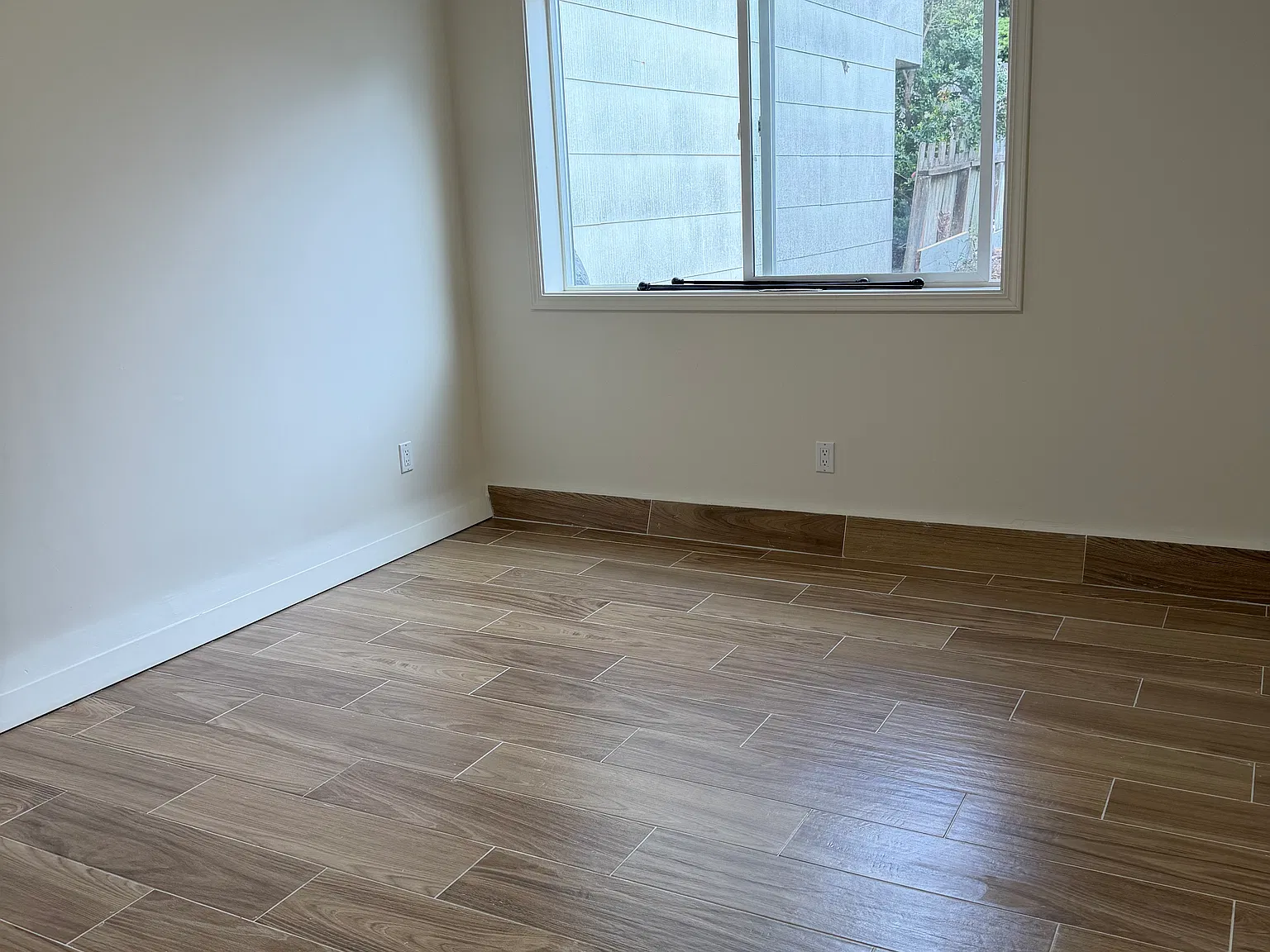 2 bed, 400 sqft, $2,350 — Photo 3