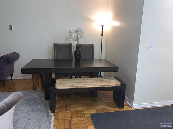 3rd image of 2100 Linwood Ave #10