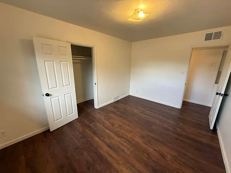 929 S 4th Ave — Photo 7