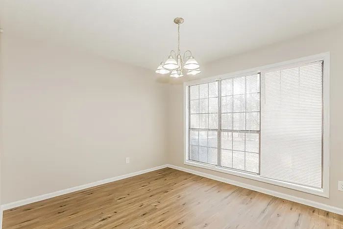 945 Sideline Ct — Photo 4