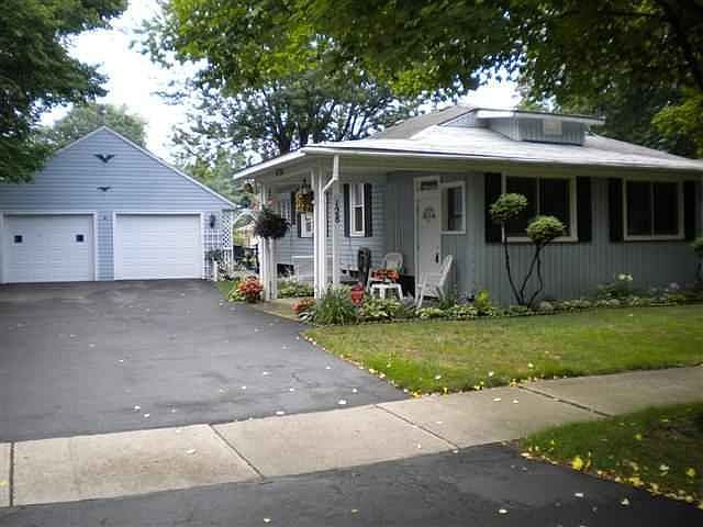 1st image of 128 Superior Blvd